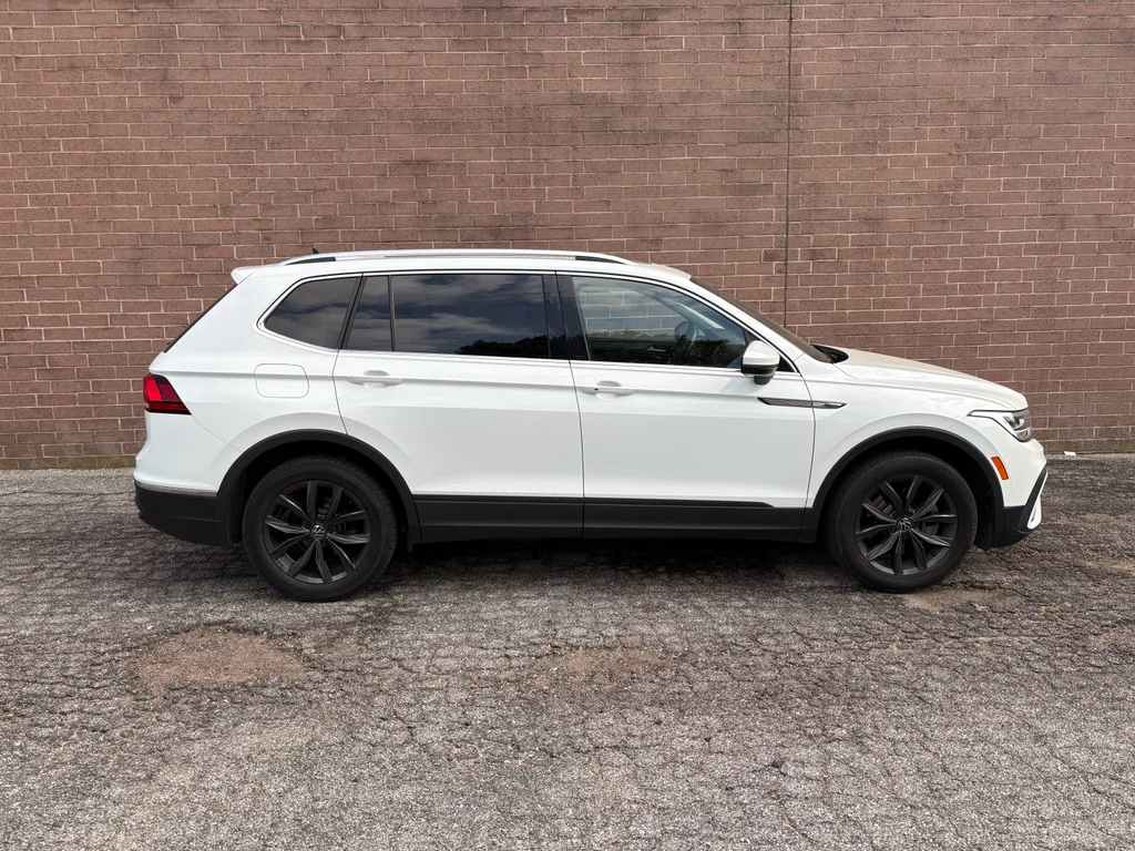 Used 2022 Pure White Volkswagen SE image 6