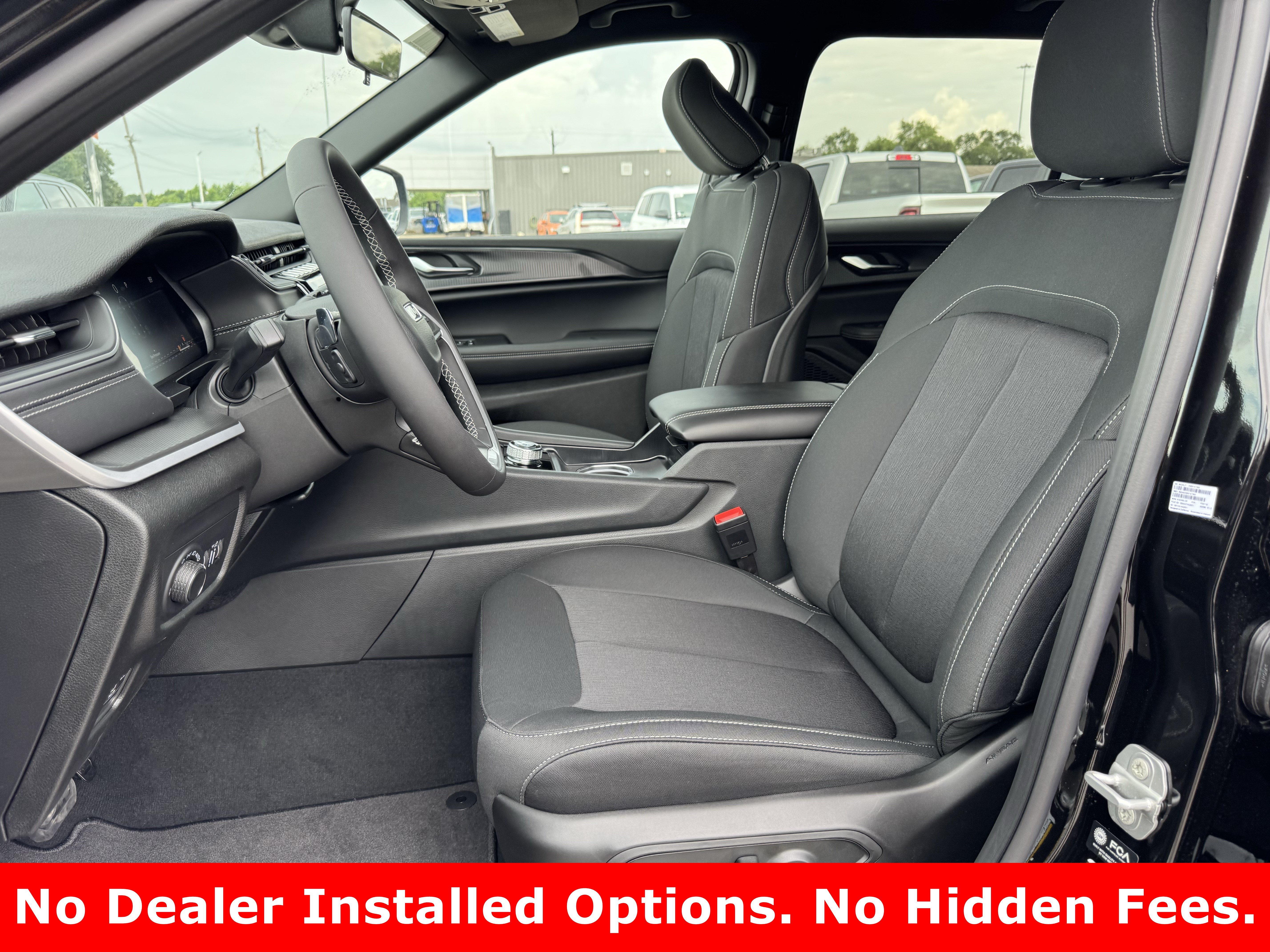 New 2026 Diamond Black Crystal Pearl-Coat Exterior Paint Jeep Laredo image 18