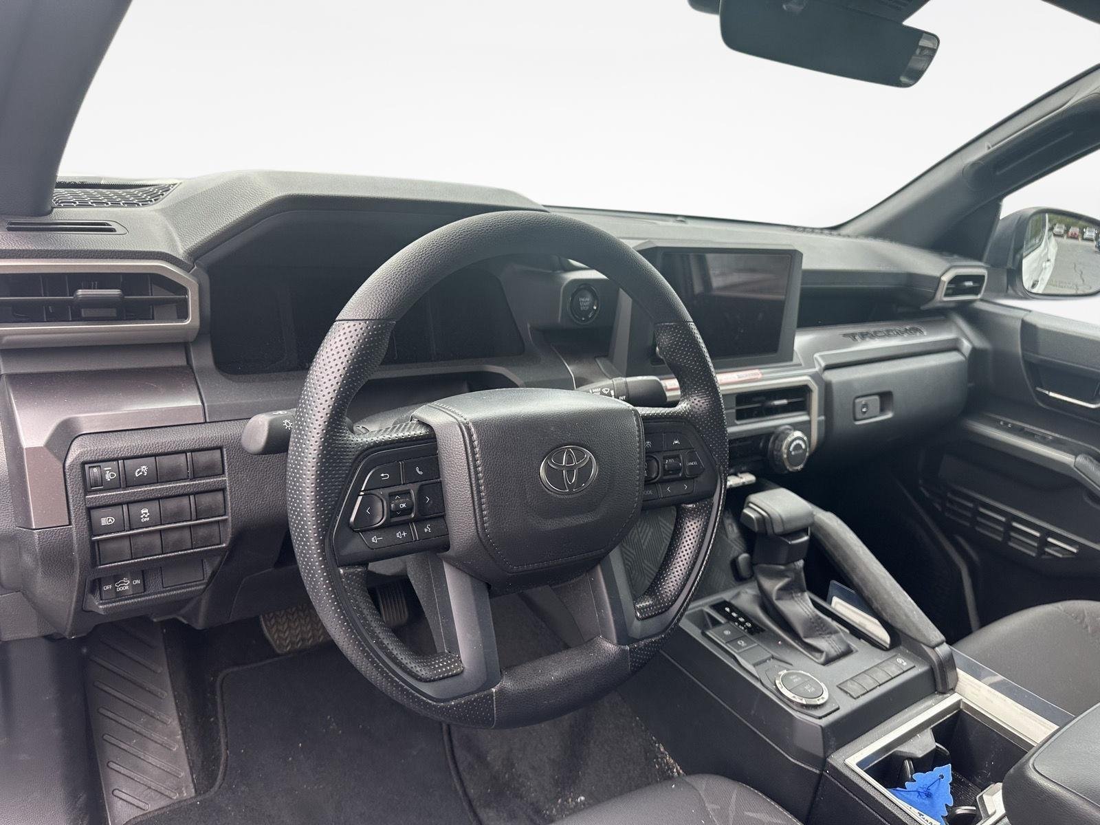 Used 2026 Ice Cap Toyota SR5 image 10