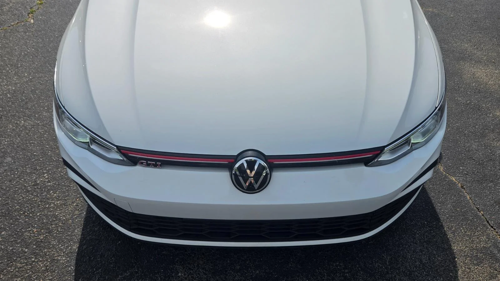 Used 2023 Opal White Pearl Volkswagen Autobahn image 14