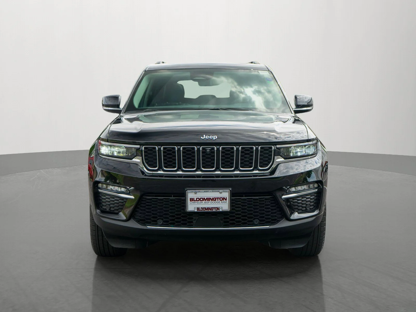 Used 2022 Jeep Grand Cherokee 4xe with VIN 1C4RJYB64N8721371 for sale in Minneapolis, Minnesota
