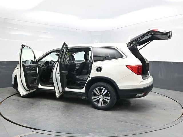 Used 2017 White Honda EX-L image 41