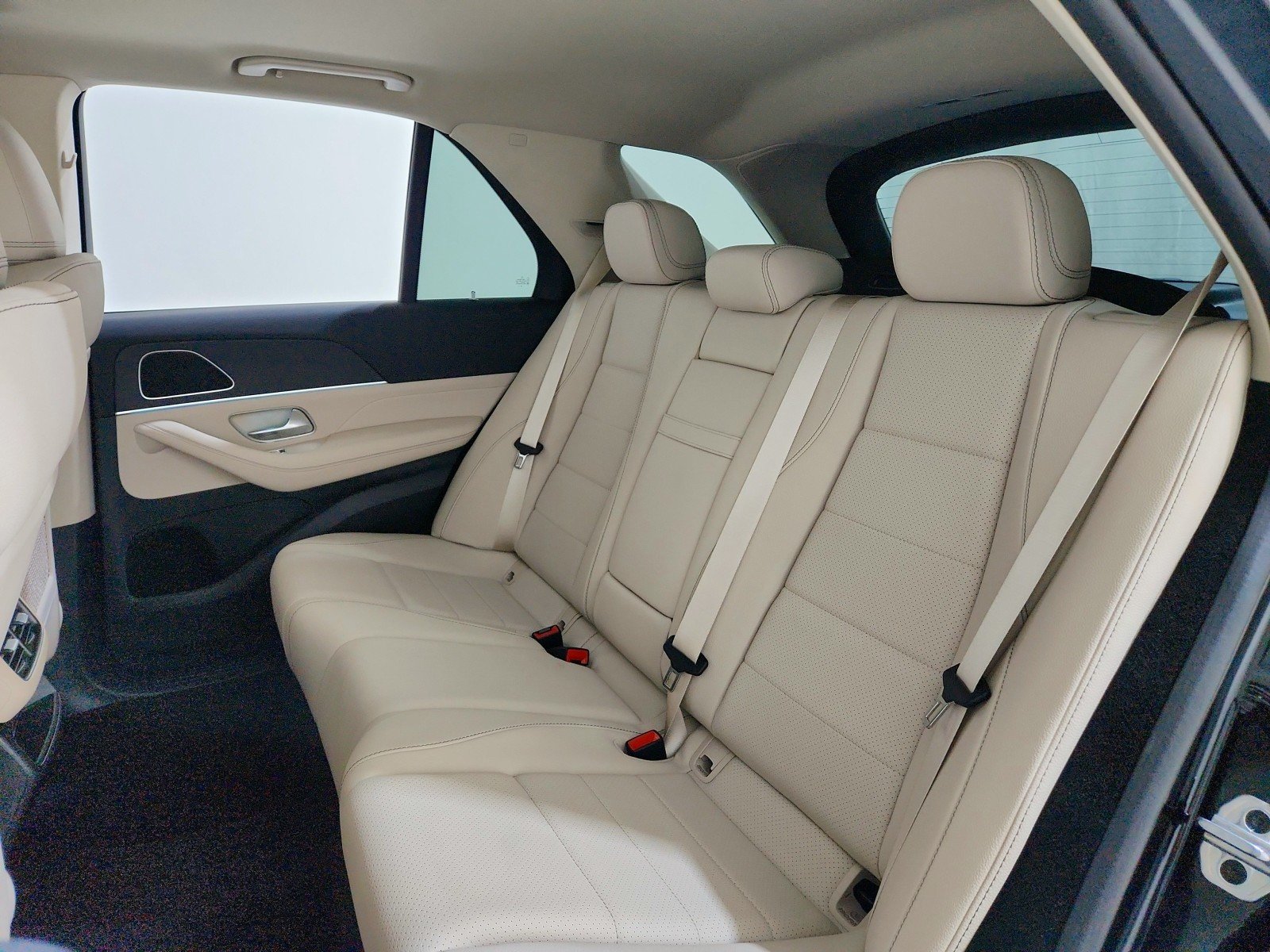 Certified Used 2025 Black Mercedes-Benz GLE 350 image 28