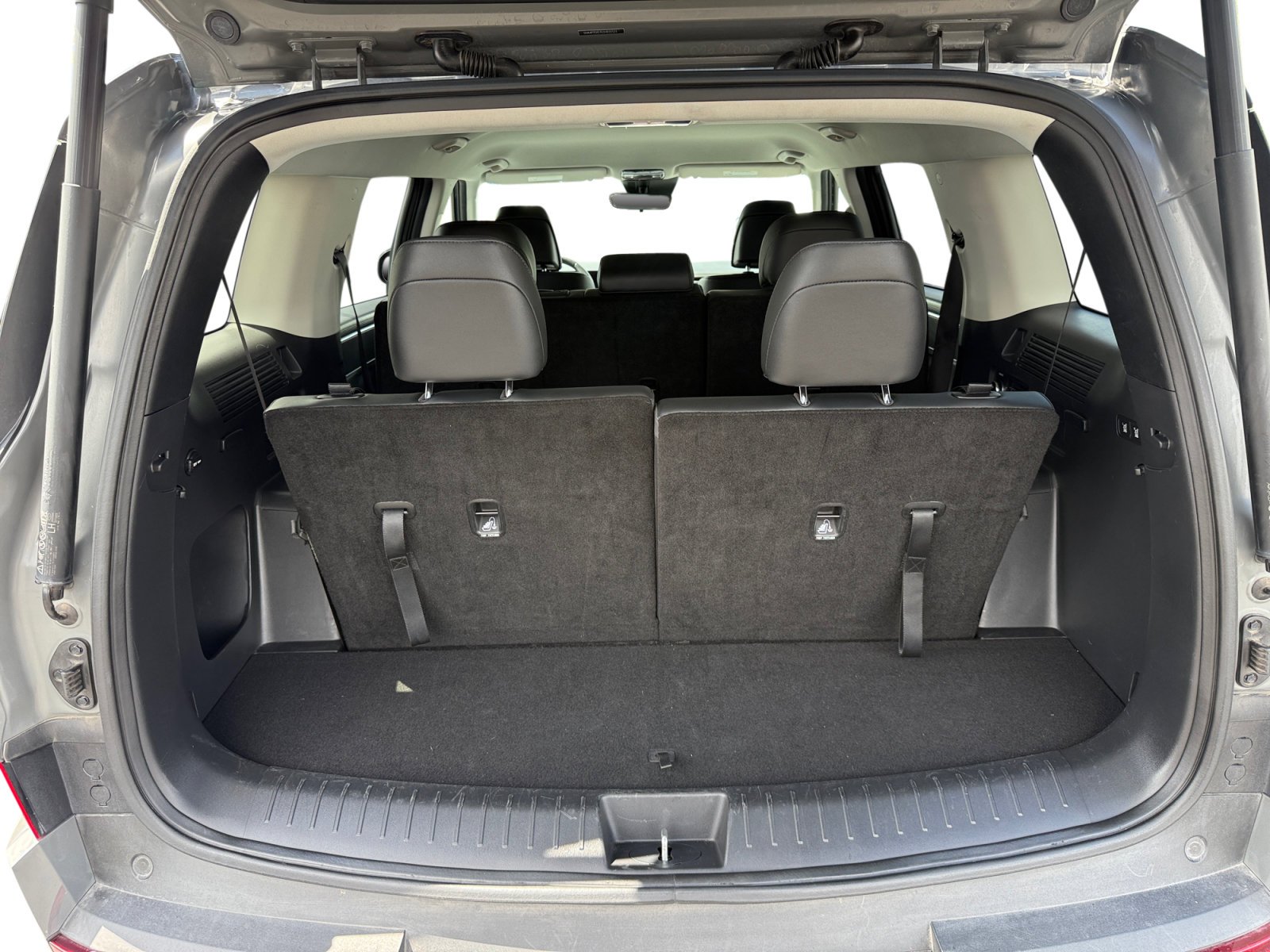 Used 2025 Gray Hyundai SEL image 17