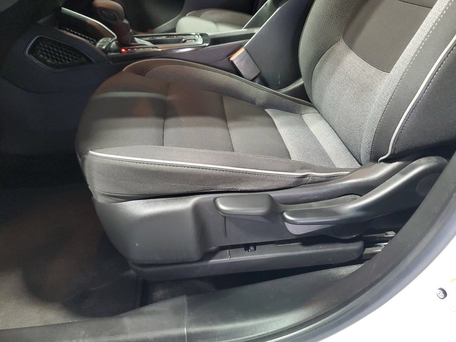 Used 2022 White Chevrolet LS image 12