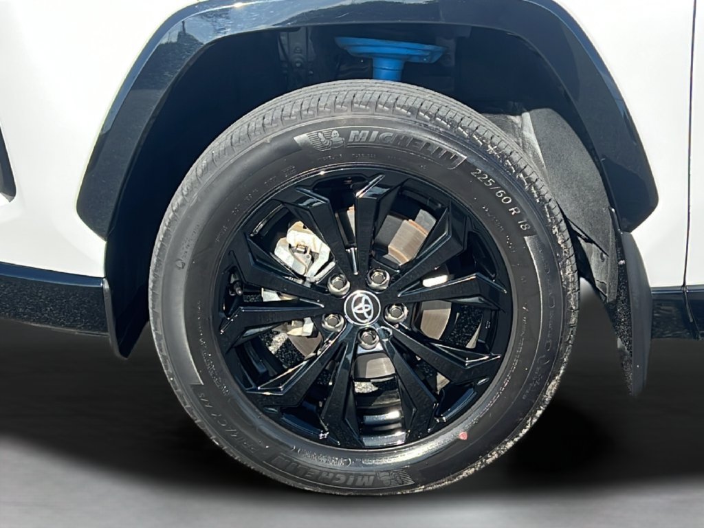 Used 2023 Wind Chill Pear Toyota Hybrid SE image 26