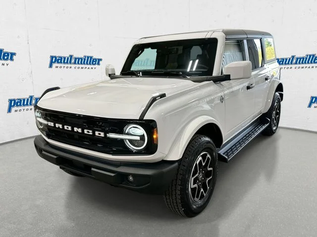 2026 Ford Bronco Outer Banks 4x4's photo