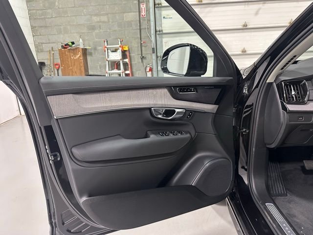 New 2026 Onyx Black Volvo Ultra image 11