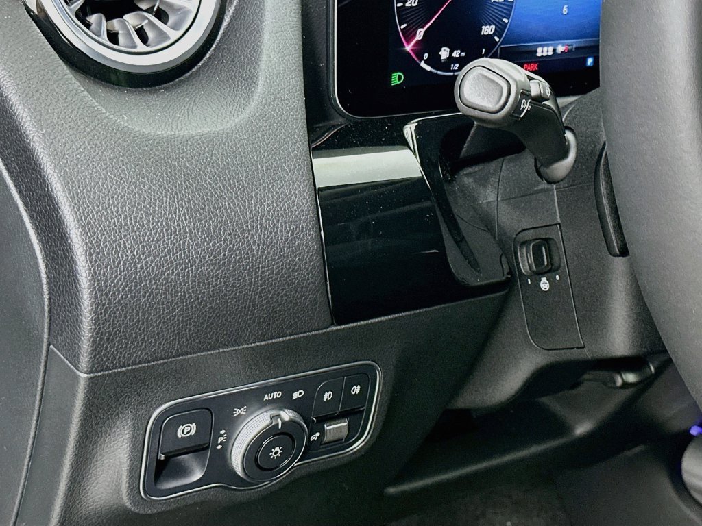 New 2026 Night Black Mercedes-Benz GLA 250 image 39