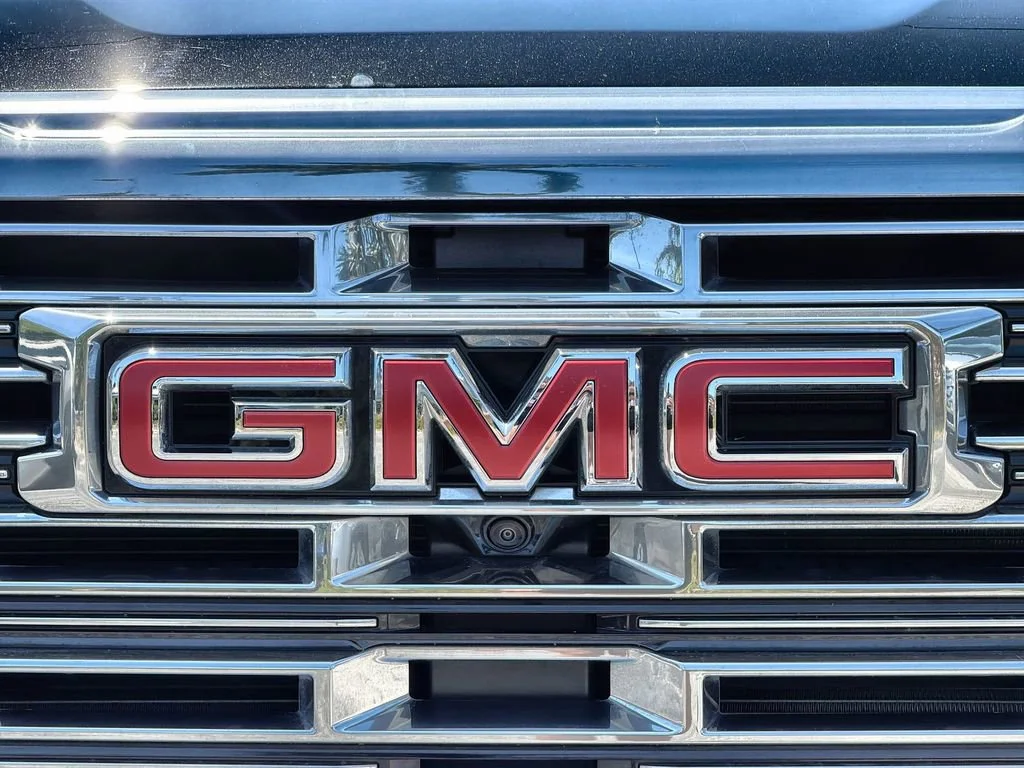 Used 2025 Ebony Twilight Metallic GMC Denali image 38