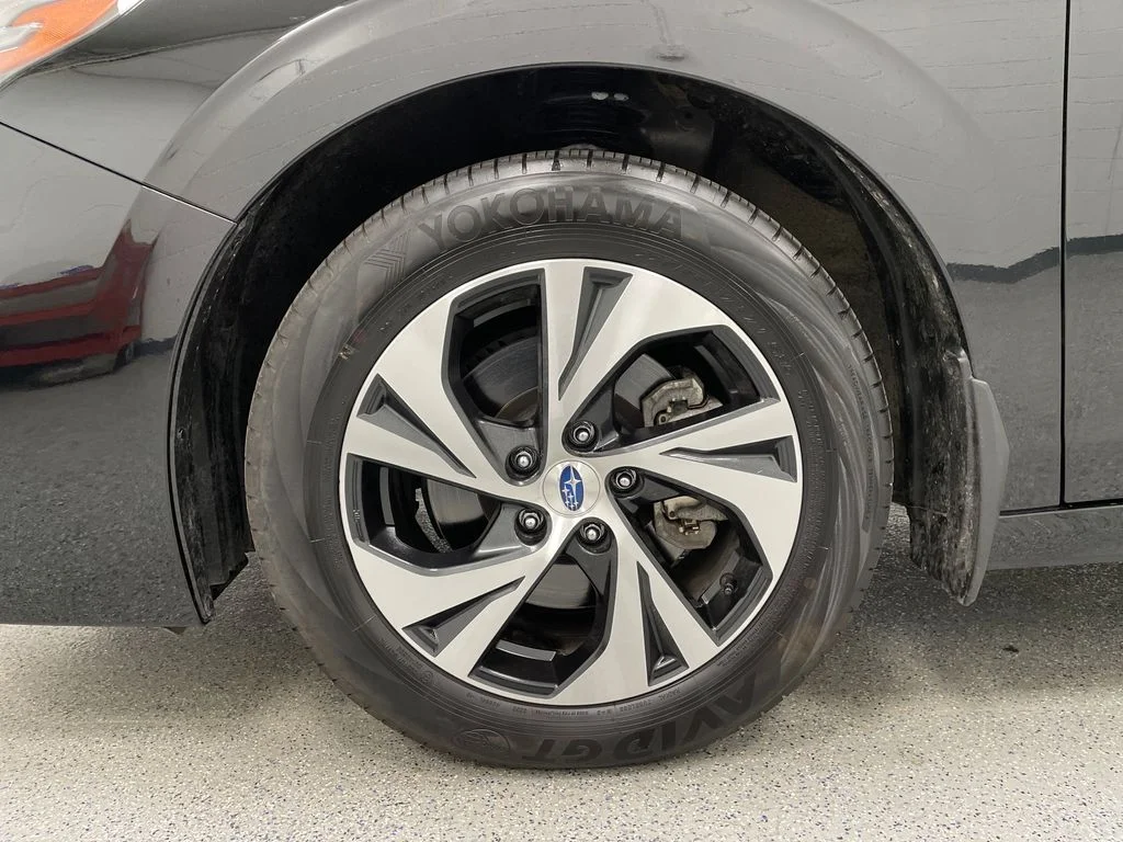 Used 2025 Crystal Black Silica Subaru Premium image 5