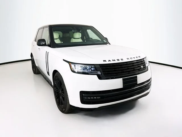Used 2025 White Land Rover Autobiography image 3