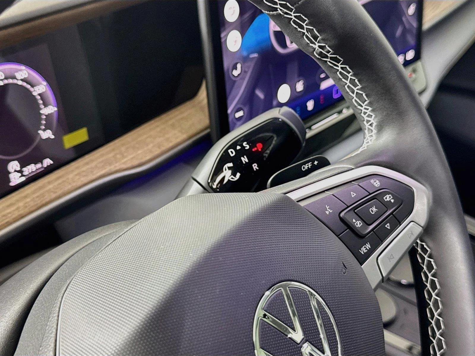 New 2027 Sandstone Volkswagen SE w/Technology image 16