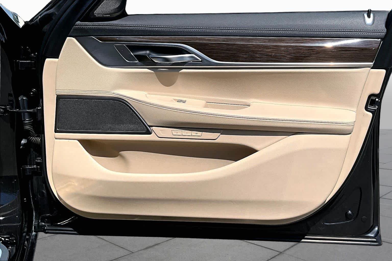 2020 BMW 7 Series 740i - Photo 24