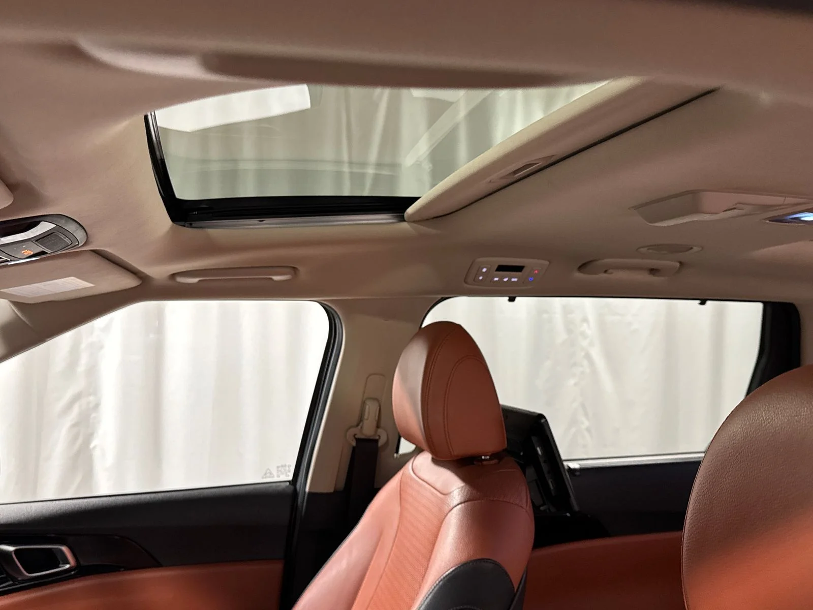 Used 2022 Ceramic White Kia SX Prestige image 26