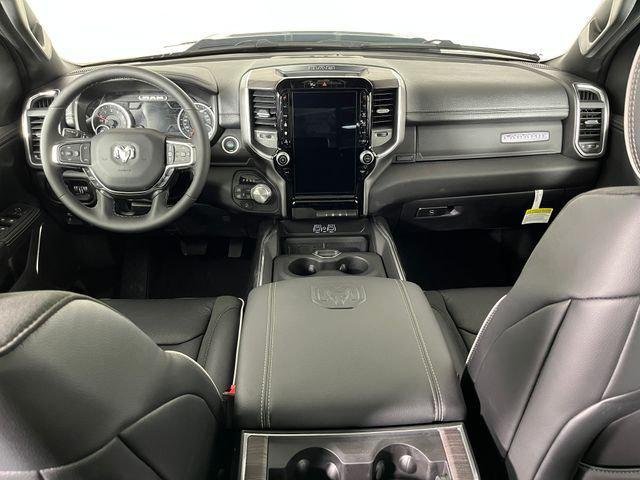New 2026 Diamond Black Crystal Pearl-Coat Exterior Paint RAM LARAMIE image 38