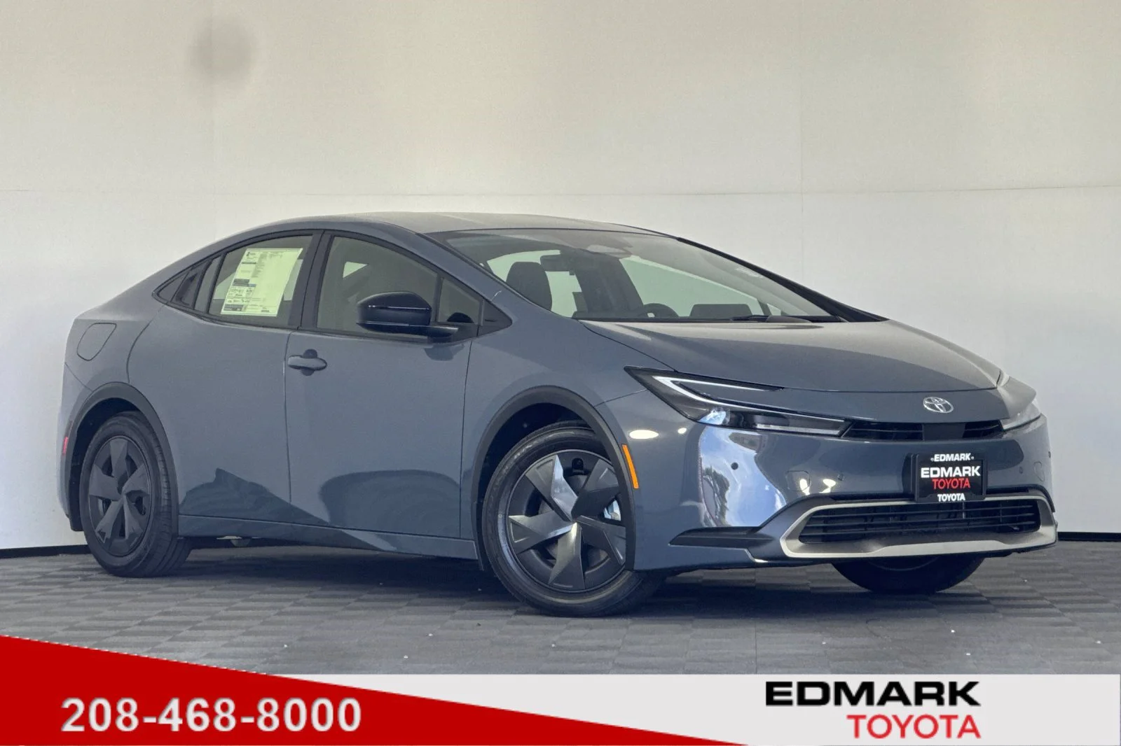 2026 Toyota Prius SE's photo