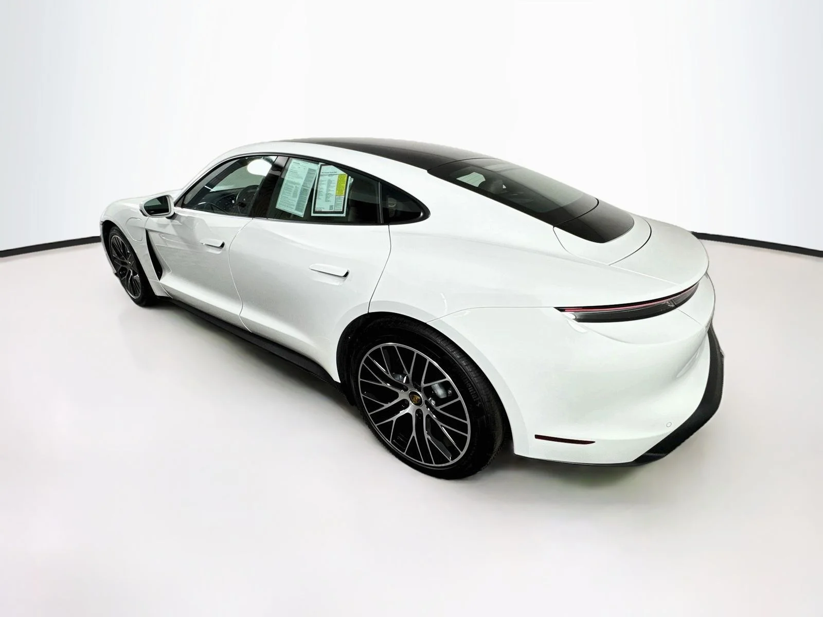 Used 2022 White Porsche Base image 4