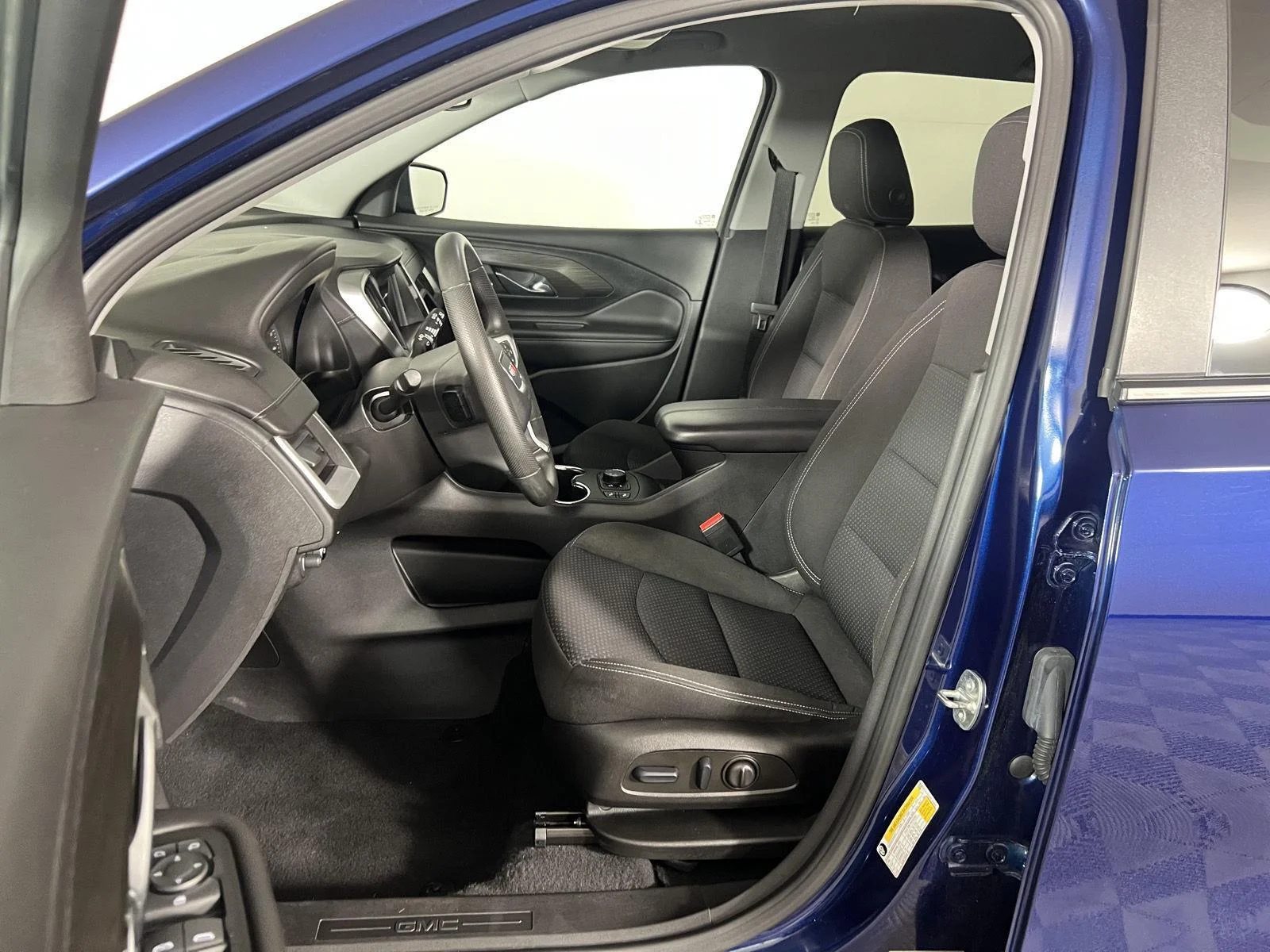 Used 2023 Marine Metallic GMC SLE image 20