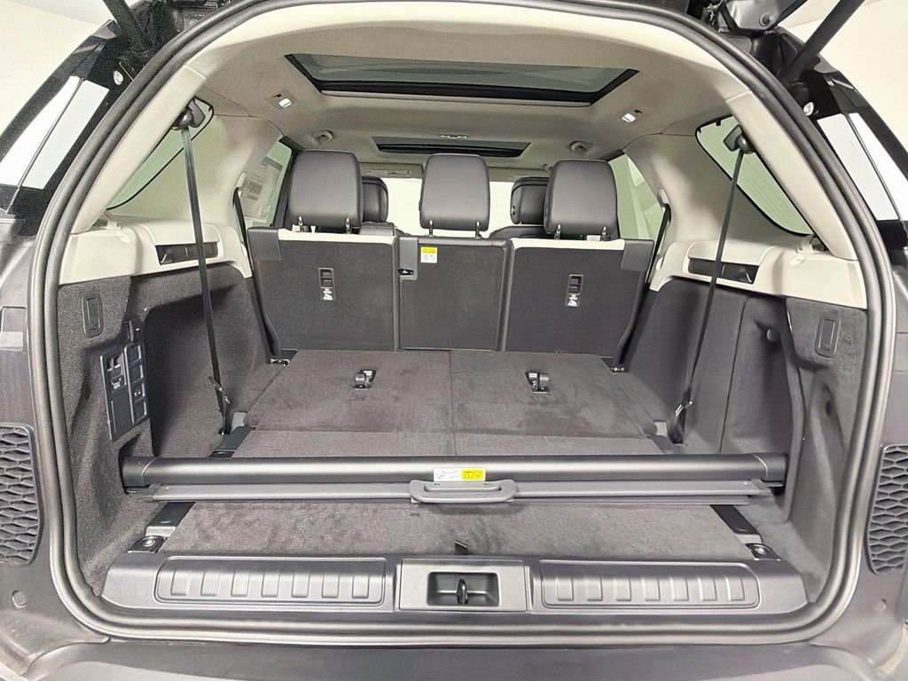 New 2026 Santorini Black Land Rover S image 28