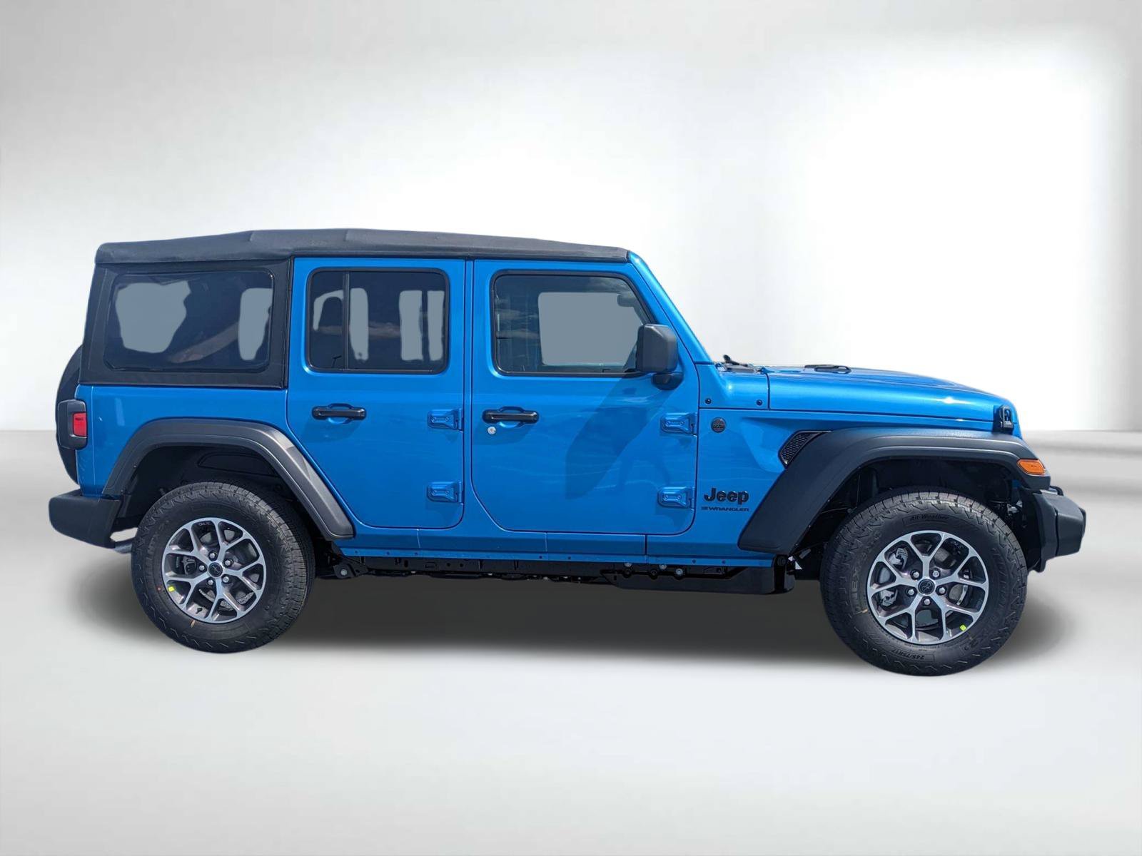 New 2026 Hydro Blue Pearl-Coat Exterior Paint Jeep Sport S image 3