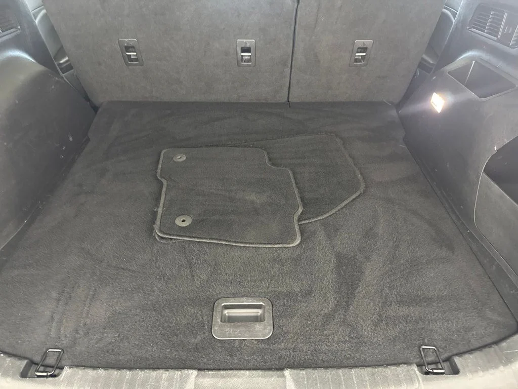 Used 2023 Gray Ford SEL image 28