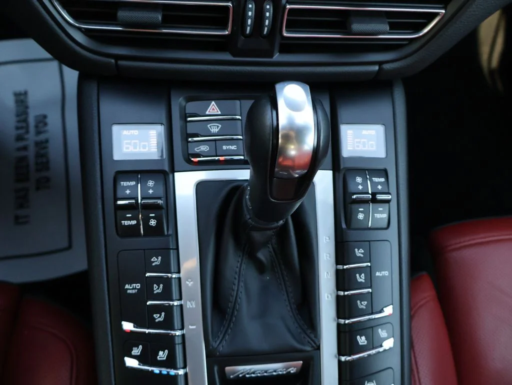 Used 2020  Porsche Base image 25