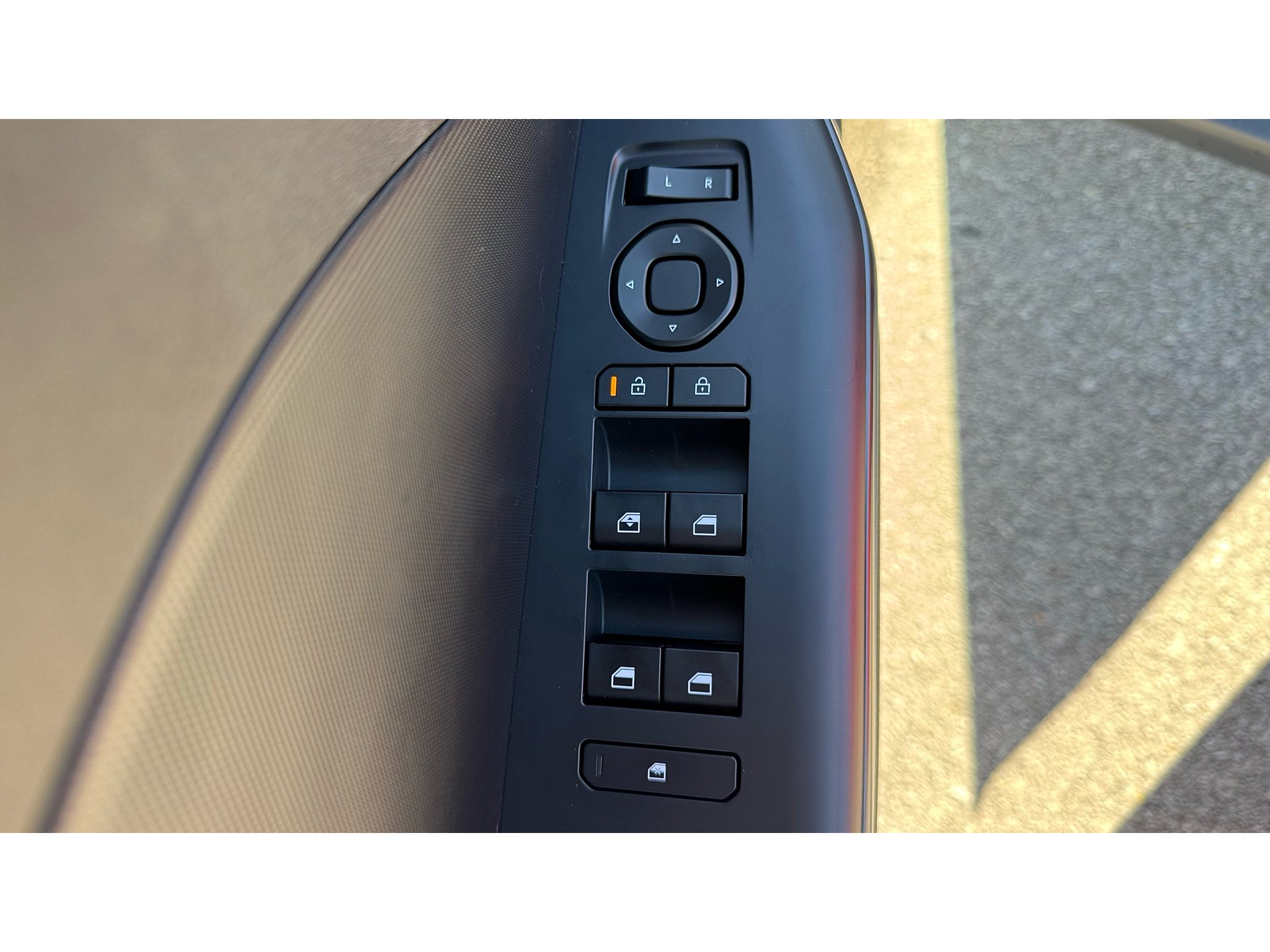 New 2026 Currant Red Kia LXS image 23