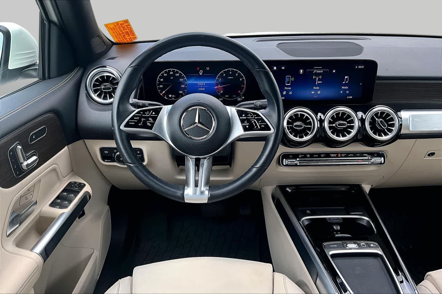 Used 2025 Polar White Mercedes-Benz GLB 250 image 6