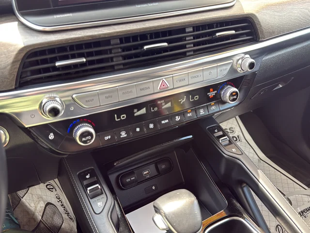 Used 2021 Gray Kia SX image 33
