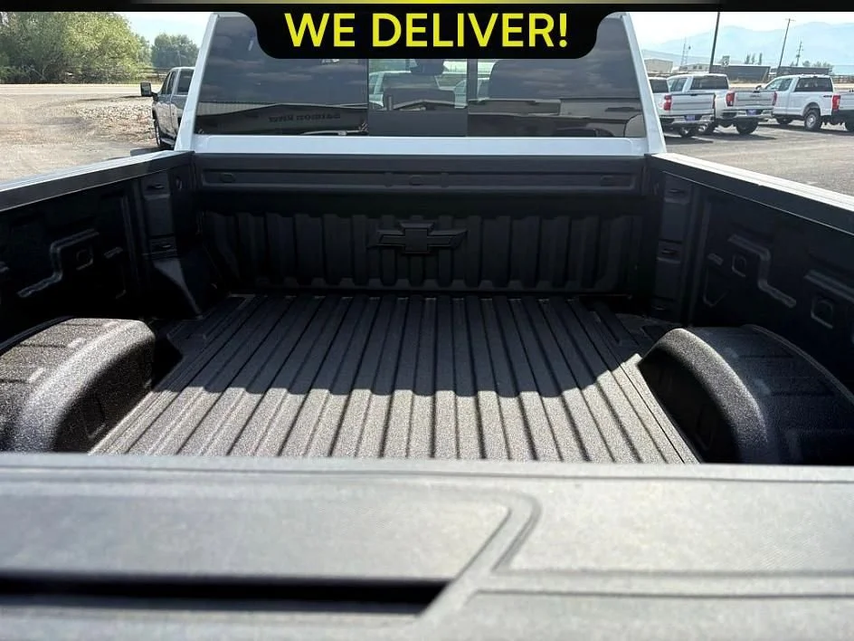 New 2025 Summit White Chevrolet High Country image 11