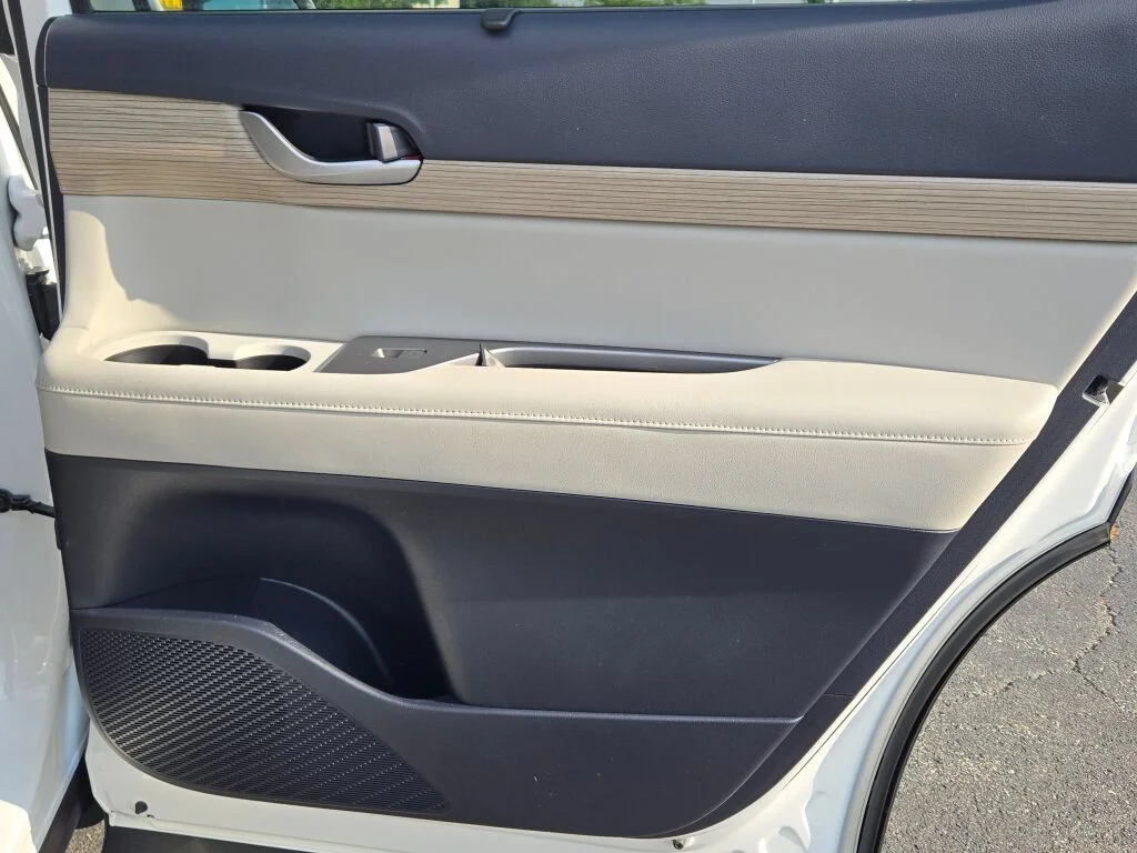 Used 2022 White Hyundai SEL image 10