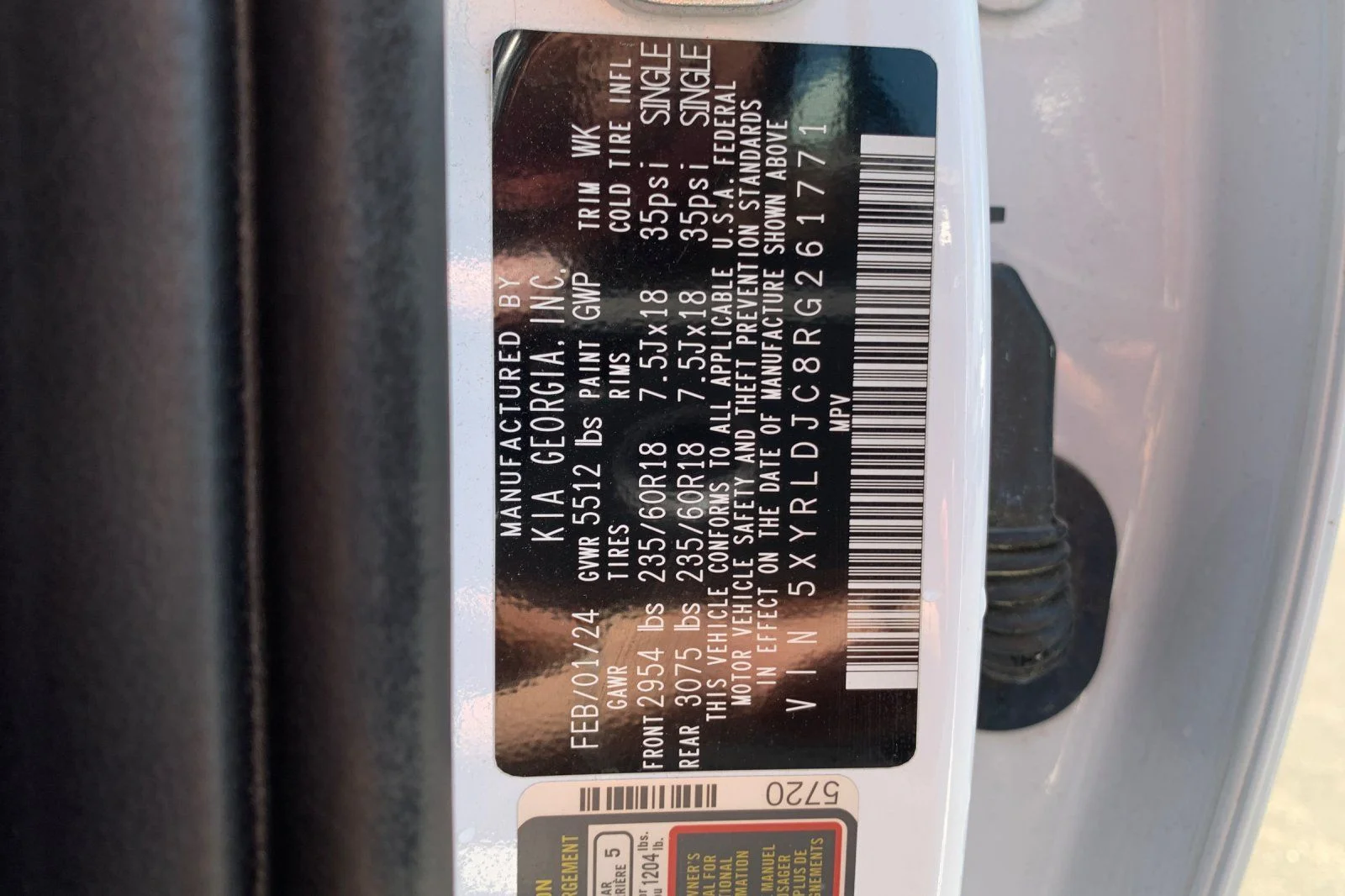 Used 2024 White Kia S image 36