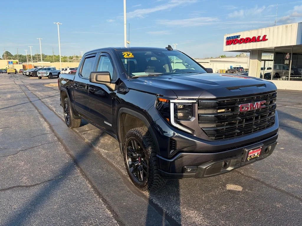 Used 2022 Titanium Rush Metallic GMC Elevation image 1