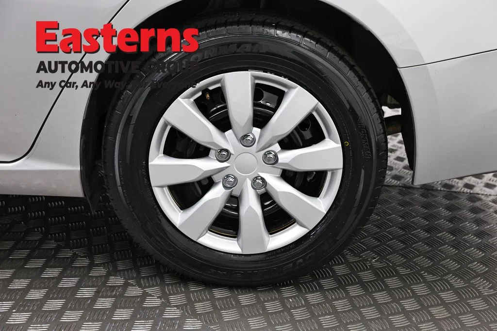 Used 2023 Silver Nissan 2.5 S image 31