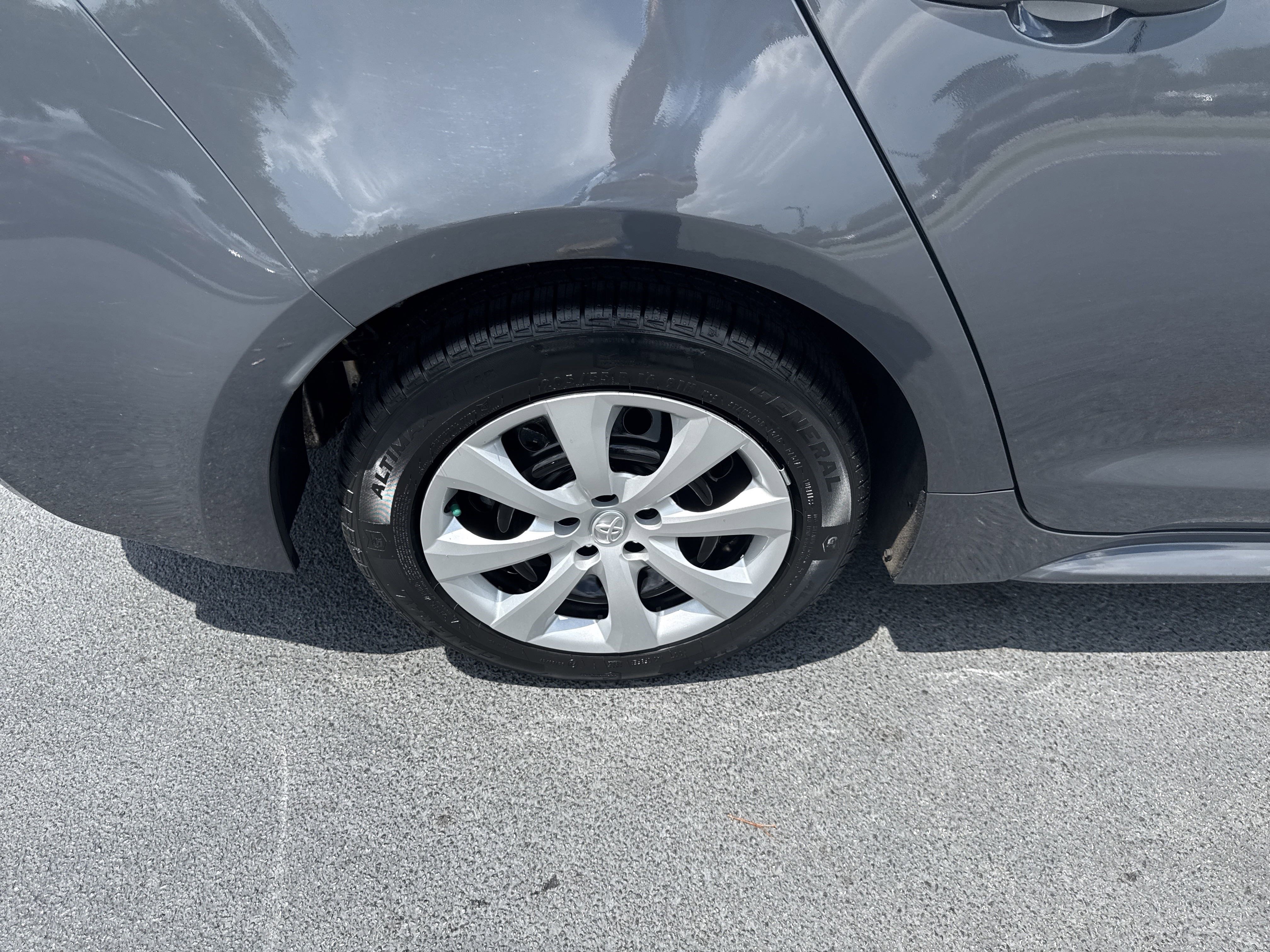 Used 2024  Toyota  image 11