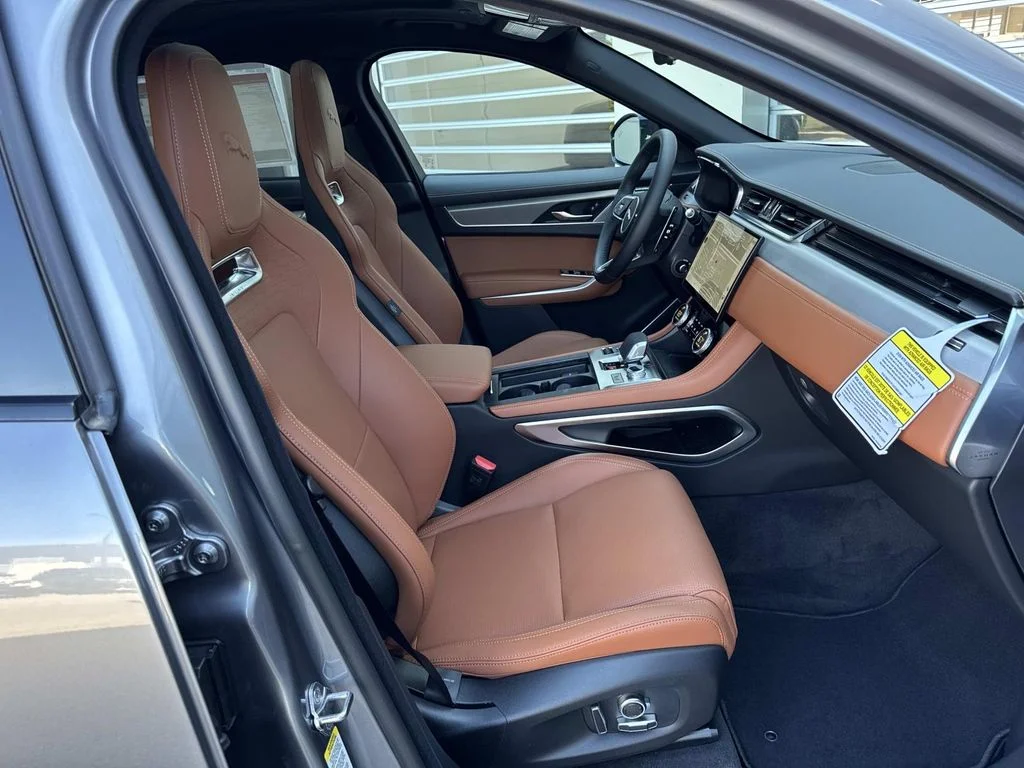 2026 Jaguar F-Pace R-Dynamic S - Photo 9
