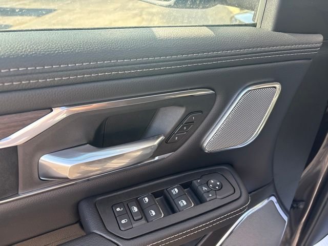 New 2026 Granite Crystal Metallic Clear-Coat Exterior Paint RAM Laramie image 18