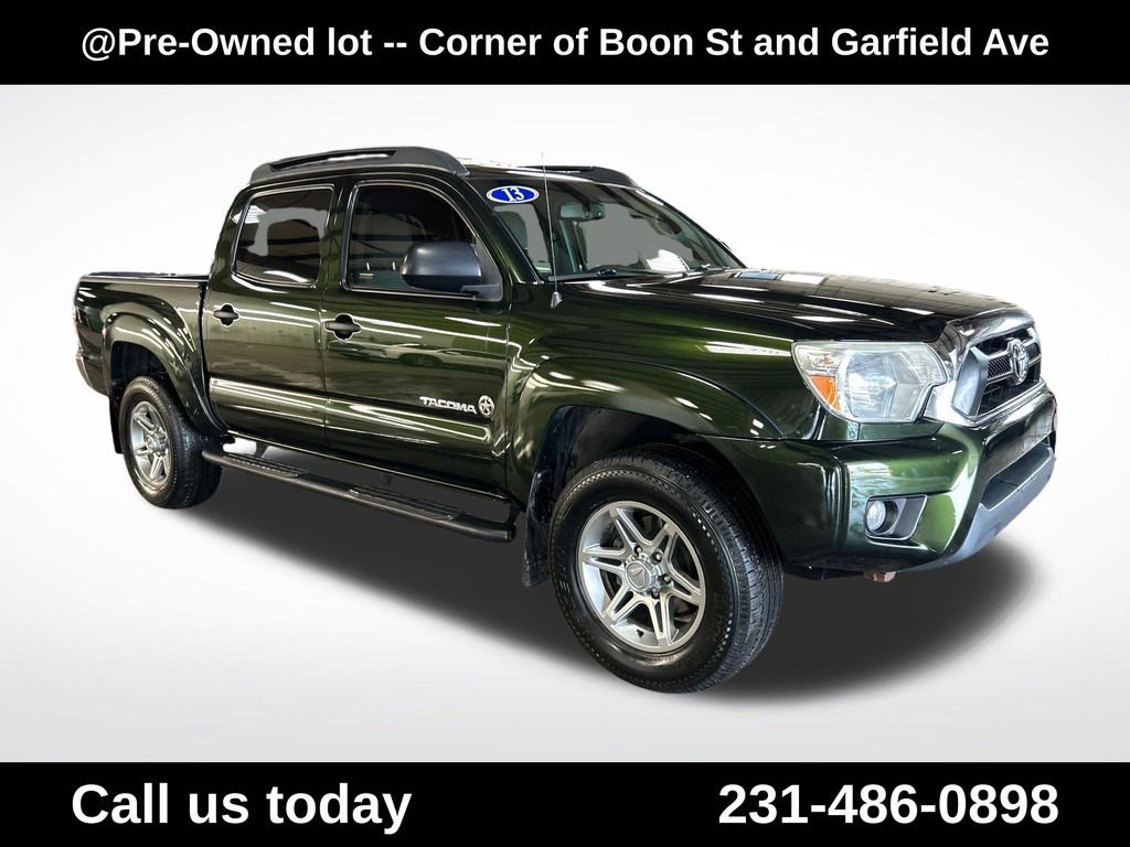 Used 2013 Green Toyota Base image 7