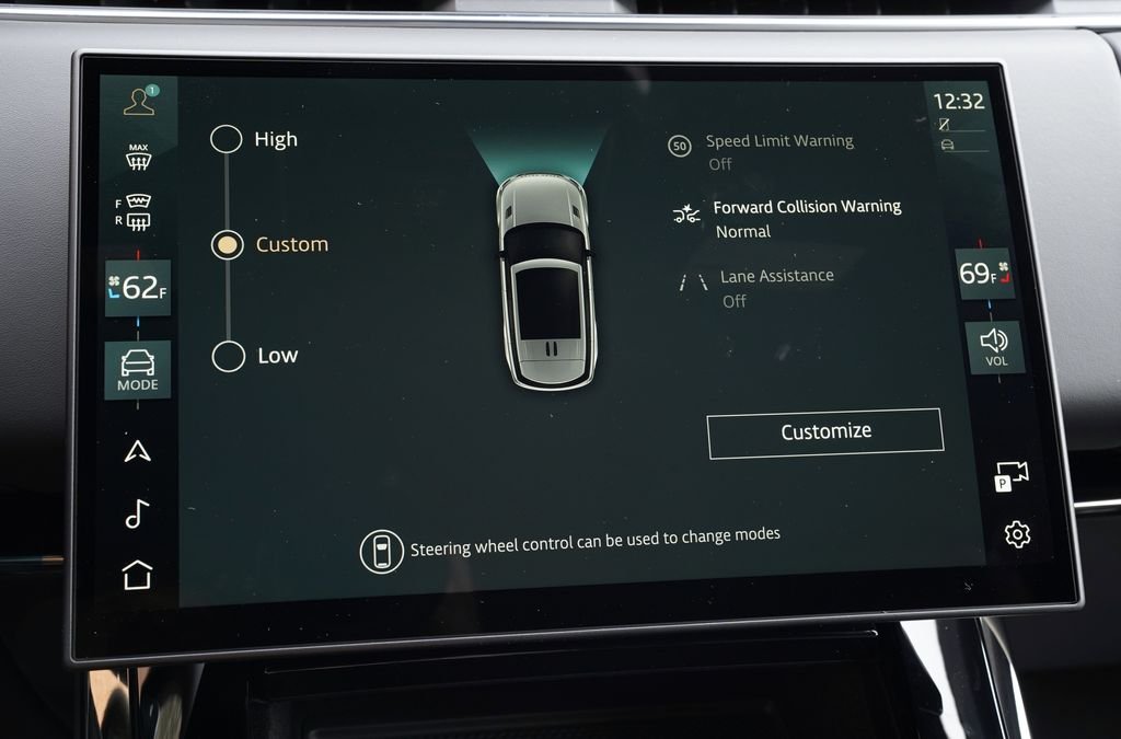 New 2026 Carpathian Grey Land Rover Dynamic SE image 24