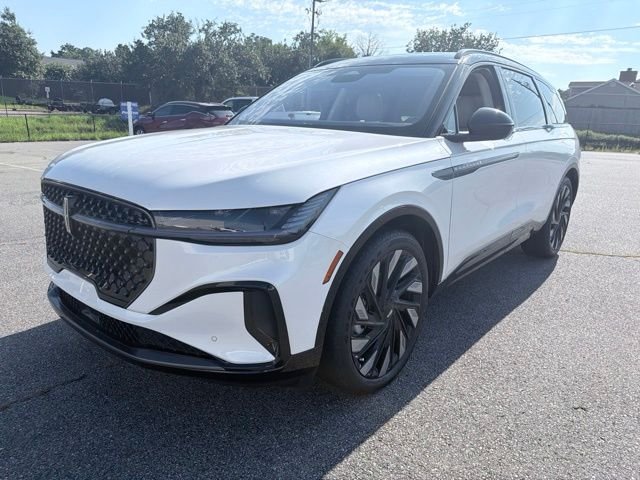 Used 2026 White Lincoln Reserve image 7