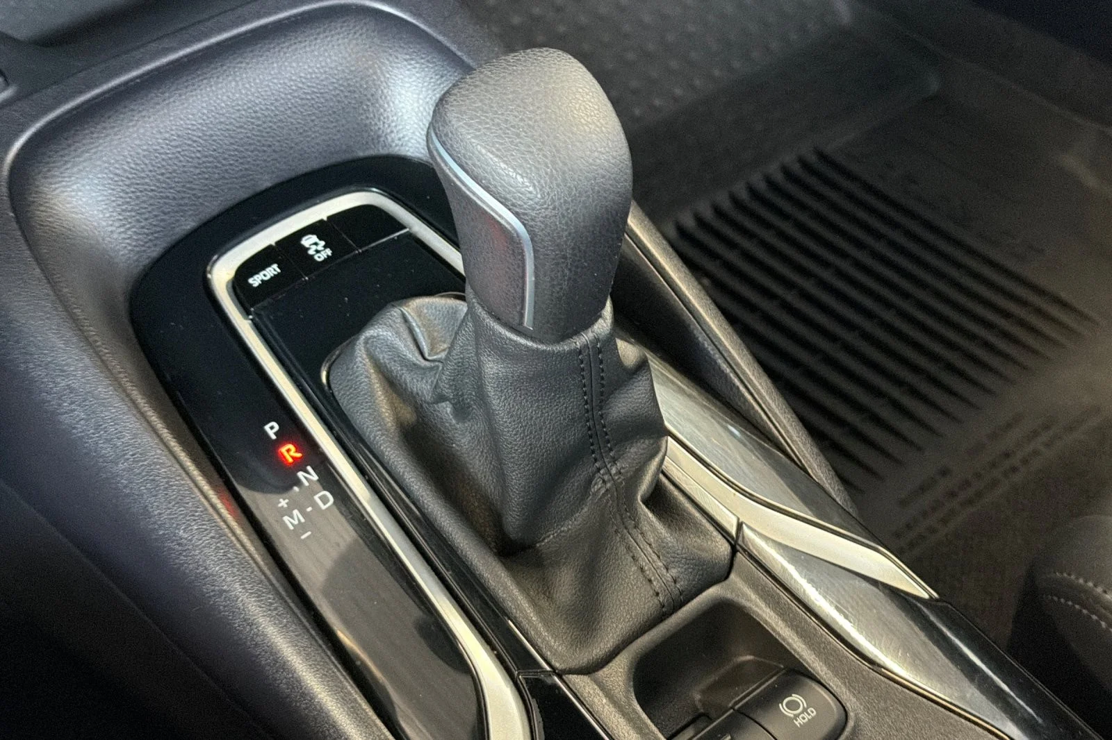 Certified Used 2022 Wind Chill Pearl Toyota XSE image 19
