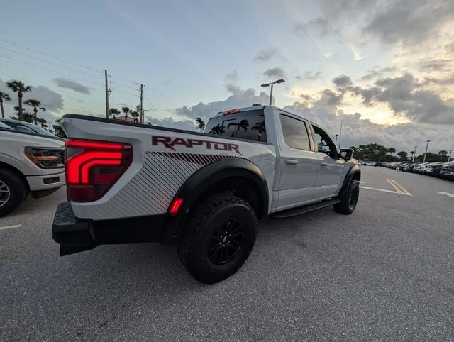 2024 Ford F-150 Raptor - Photo 12