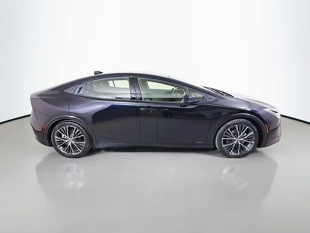 Used 2023 Black Toyota XLE image 5