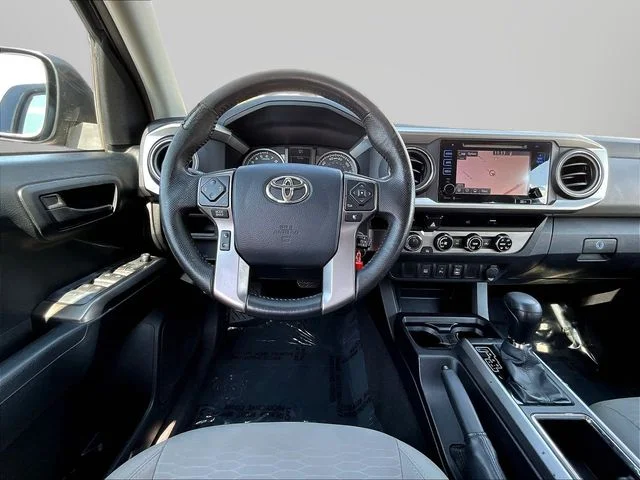 Used 2016 Gray Toyota SR5 image 9