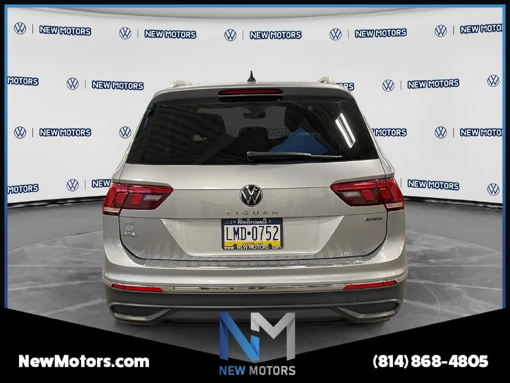 Used 2023 Pyrite Silver Metallic Volkswagen 2.0T SE image 4