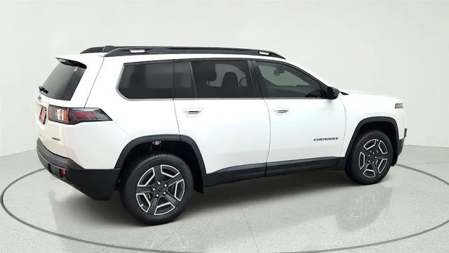 New 2026 Bright White Clear-Coat Exterior Paint Jeep Laredo image 14