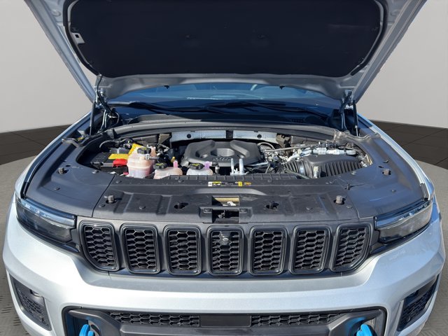 Used 2024 Silver Zynith Jeep Anniversary Edition image 24