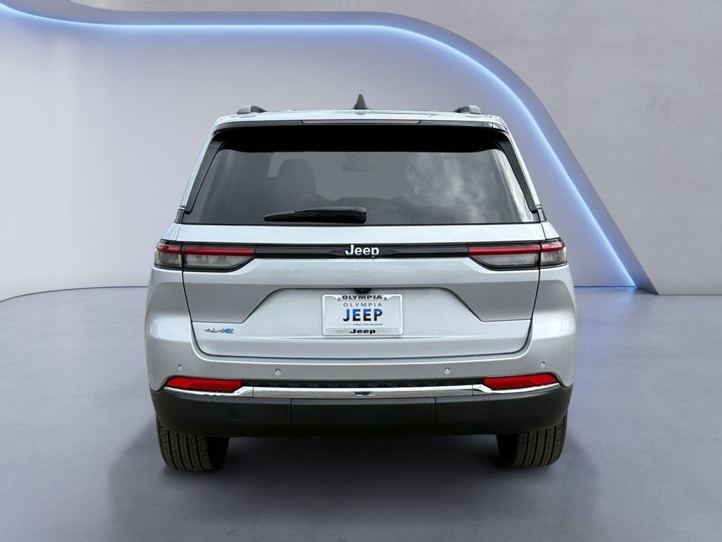 Used 2024 Silver Jeep 4xe image 4