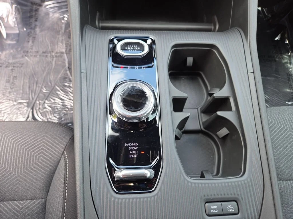 New 2026 Bright White Clearcoat Jeep Laredo image 29
